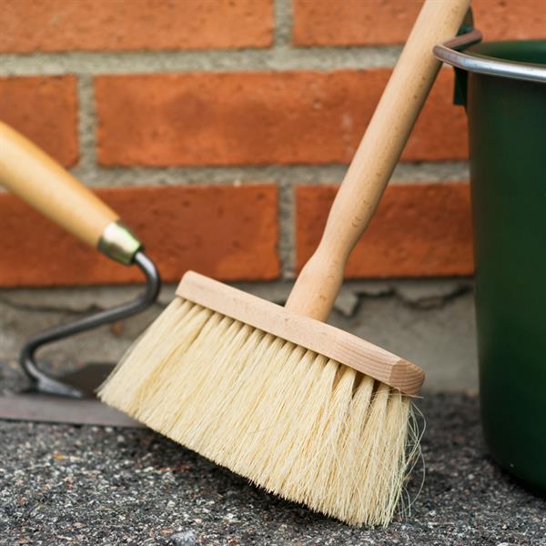 Lime brush with wooden shaft