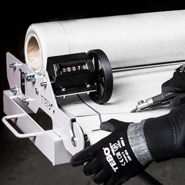 Dispenser for sealing membrane 30