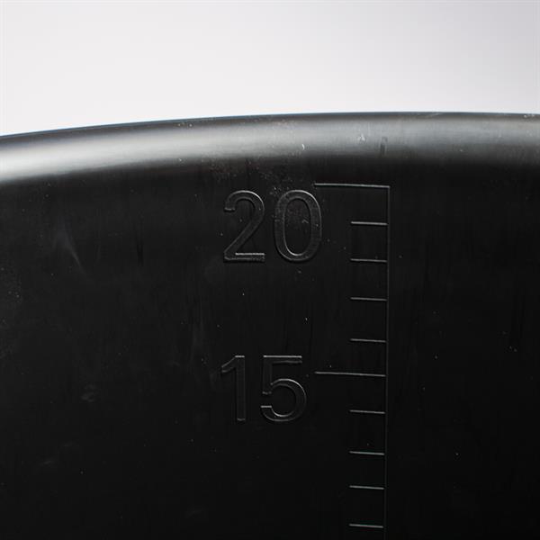 Heavy Duty bucket 20 L black w / spout