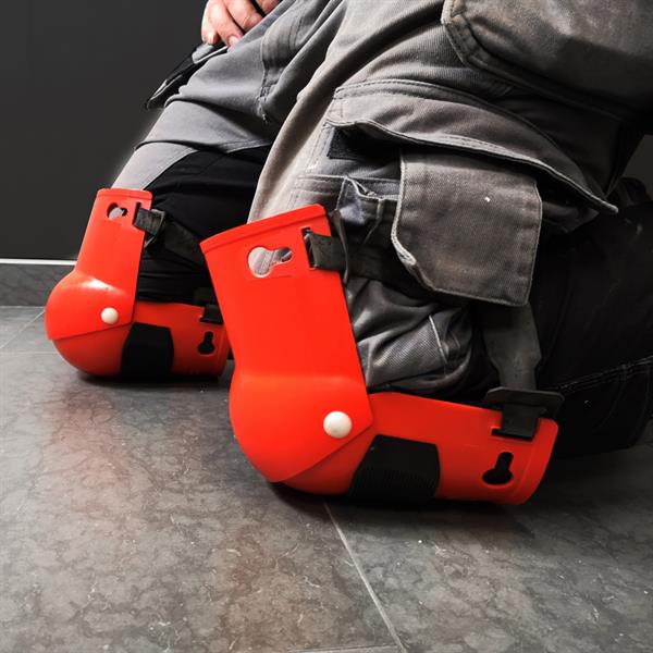 Jointed knee-protector